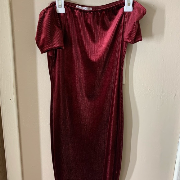 Clothes - Picture 3 of 8